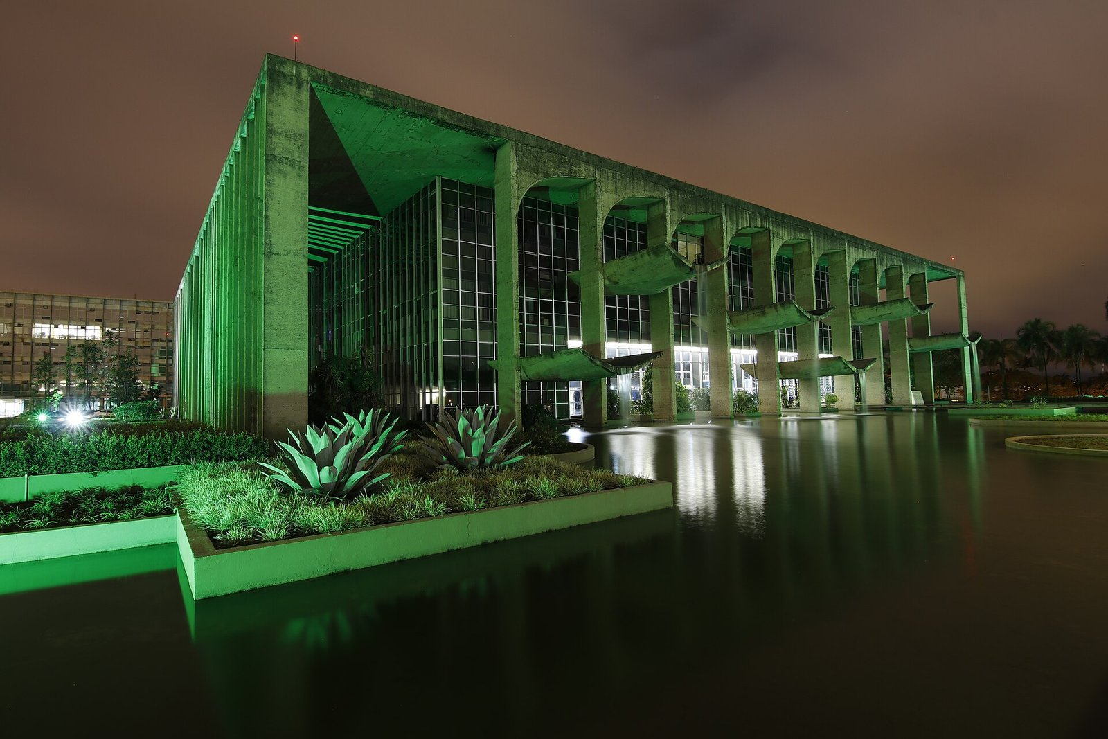 Fachada del Palacio de Justicia en Brasilia, Brasil